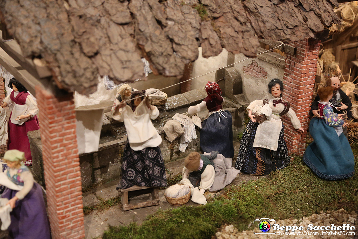 VBS_7516 - Abbazia di Vezzolano - Presepe artistico di Anna Rosa Nicola.jpg